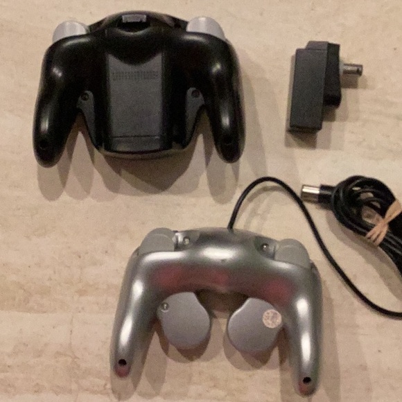 GameCube Controllers Wireless & Wired Lot Of 2 Controller - Picture 5 of 5